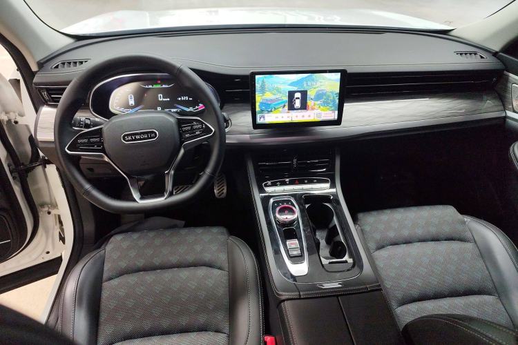 Used Skyworth EV6 2021 410 Joyful Edition Interior 2