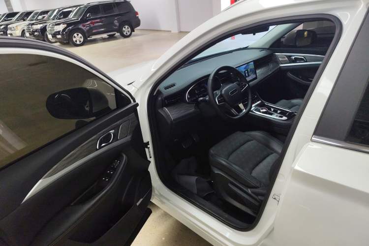 Used Skyworth EV6 2021 410 Joyful Edition Interior 3