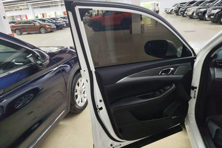 Used Skyworth EV6 2021 410 Joyful Edition Interior 7