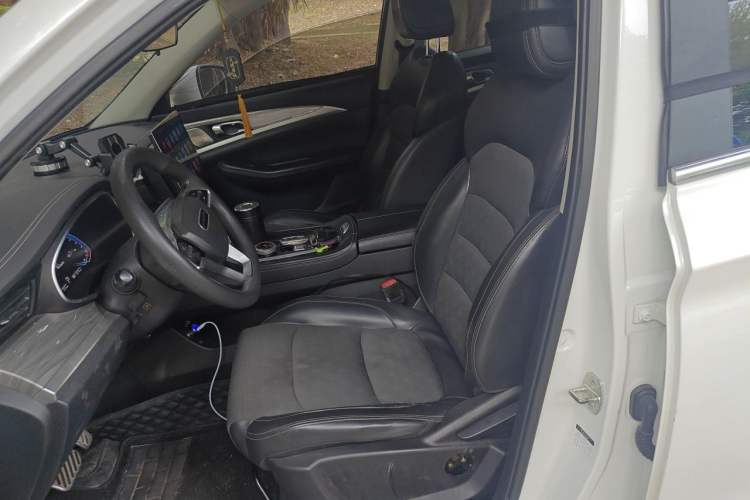 Used Skyworth EV6 2021 410 Travel Edition Left Front Seat