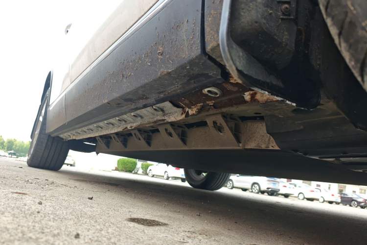Used Skyworth EV6 2021 520 Standard Edition Right Side Sill