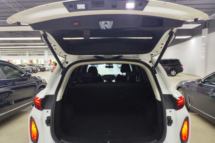 Used Skyworth EV6 2021 410 Joyful Edition Trunk