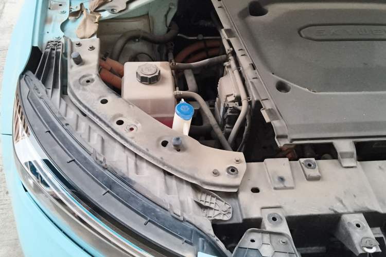 Used Skyworth EV6 2022 620 Smart Edition Engine Bay Right
