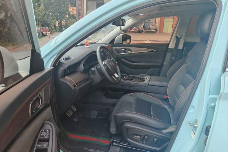 Used Skyworth EV6 2022 620 Smart Edition Interior 2