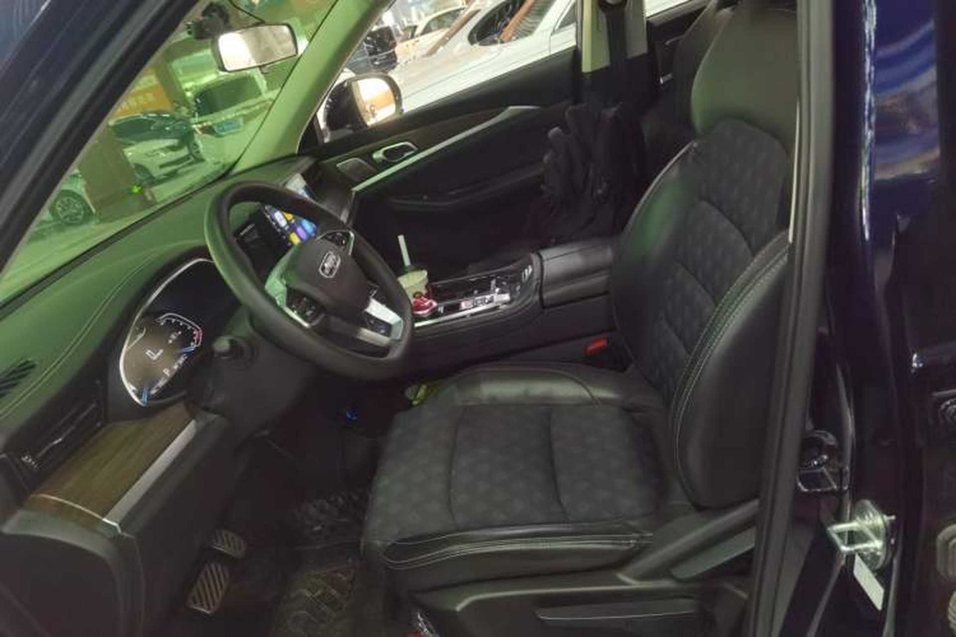 Used Skyworth EV6 2022 620 Travel Edition Left Front Seat