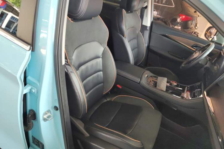 Used Skyworth EV6 2022 620 Smart Edition Right Front Seat