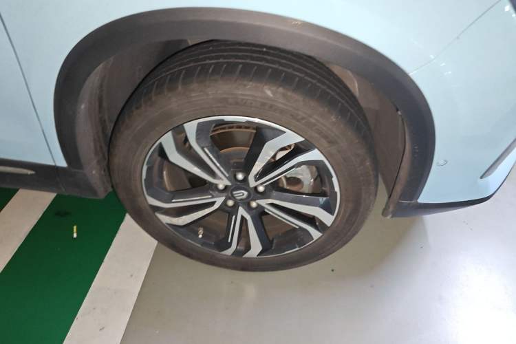 Used Skyworth EV6 2022 620 Smart Edition Right Front Wheel Hub
