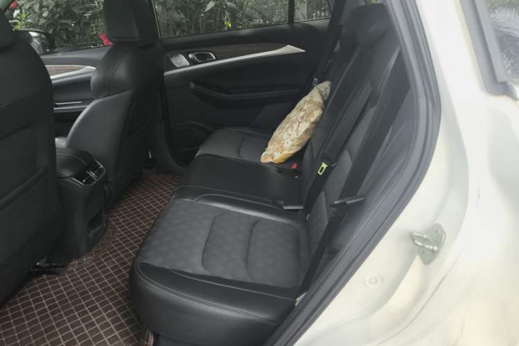 Used Skyworth EV6 2022 620 Joyful Edition Left Rear Seat