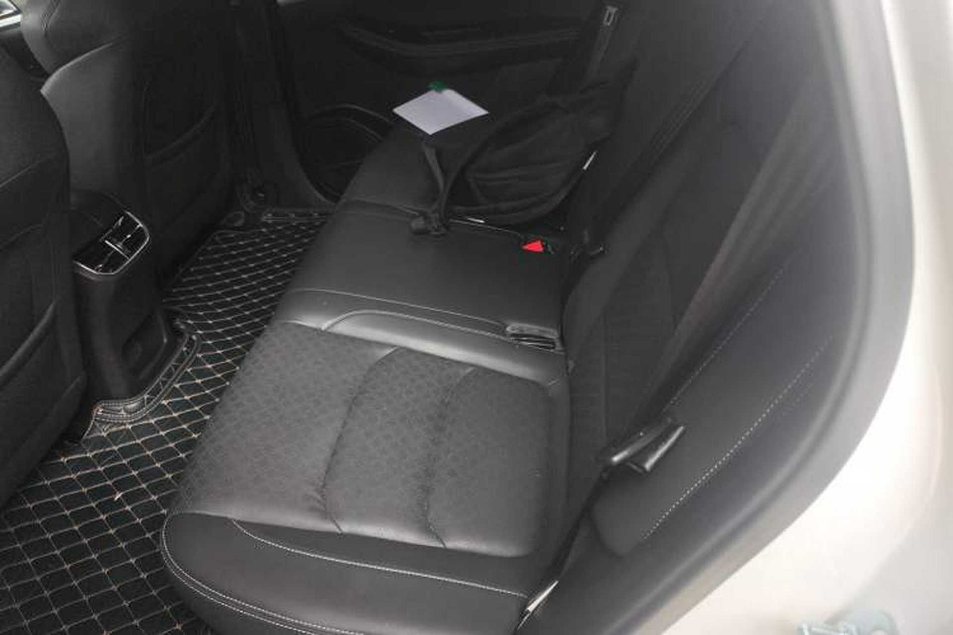 Used Skyworth EV6 2022 410 Travel Edition Left Rear Seat