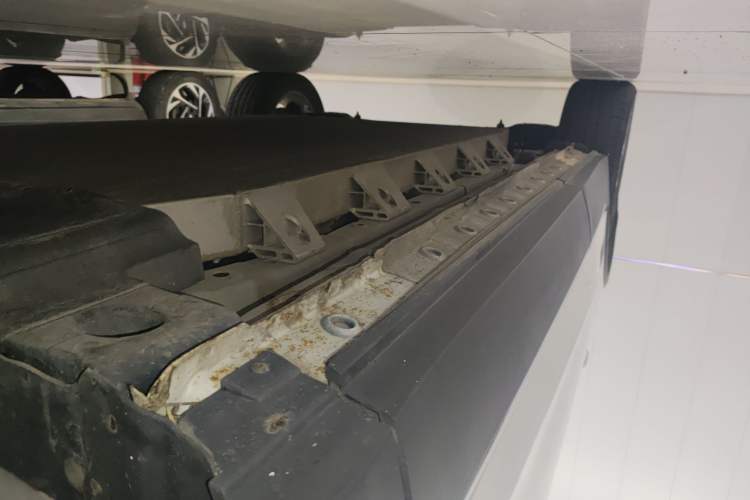 Used Skyworth EV6 2022 520 Standard Edition Right Side Sill