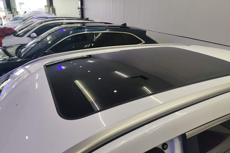 Used Skyworth EV6 2022 520 Standard Edition Roof