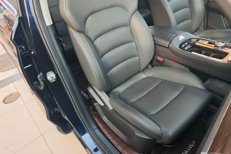 Used Skyworth EV6 2023 410 ZhiShang Edition Right Front Seat
