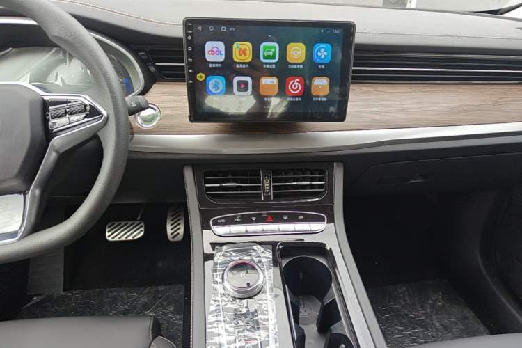 Used Skyworth EV6 2023 Ultra-Charging Edition Audio And AC Panel