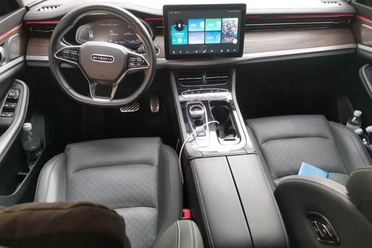 Used Skyworth EV6 2023 410 Elite Edition Center Console