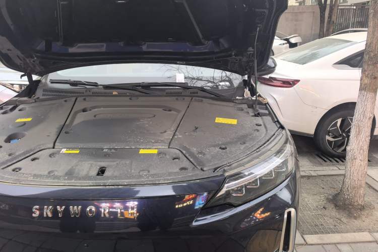 Used Skyworth EV6 2023 410 Elite Edition Engine Bay Left