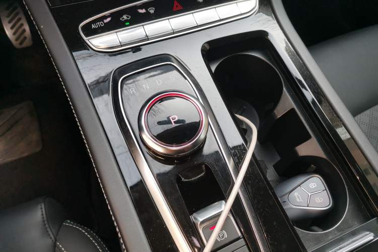 Used Skyworth EV6 2023 410 Elite Edition Gear Lever