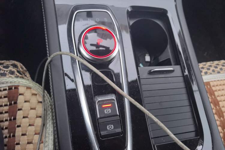 Used Skyworth EV6 2023 410 Elite Edition Gear Lever