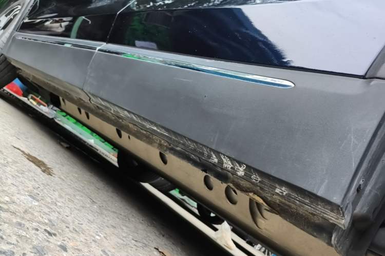 Used Skyworth EV6 2023 Facelifted MAX Left Side Sill