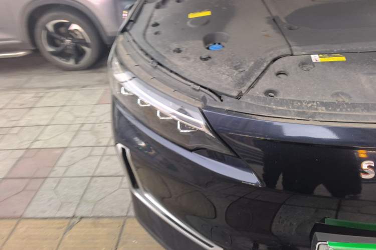 Used Skyworth EV6 2023 410 Elite Edition Right Front Headlight