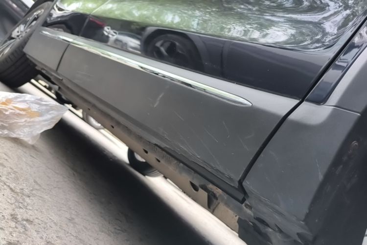Used Skyworth EV6 2023 Facelifted MAX Right Side Sill