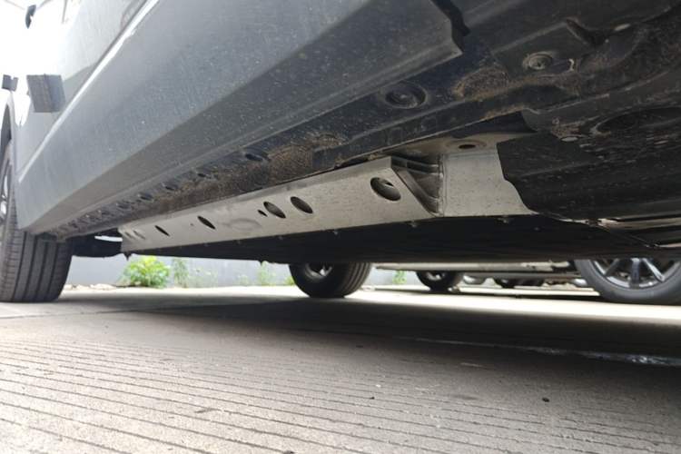 Used Skyworth EV6 2023 Ultra-Charging Edition Right Side Sill