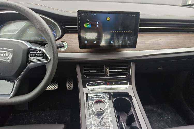 Used Skyworth EV6 2023 Ultra-Charging Edition Audio And AC Panel