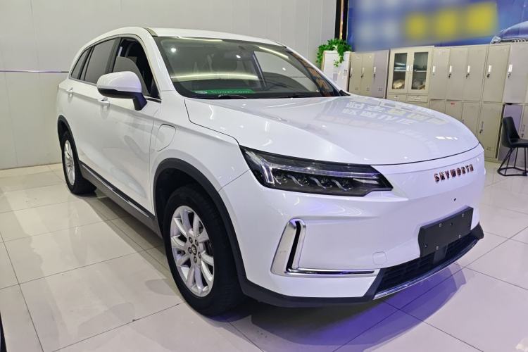 Used Skyworth EV6 2023 410 Elite Edition Front Right 45 Deg
