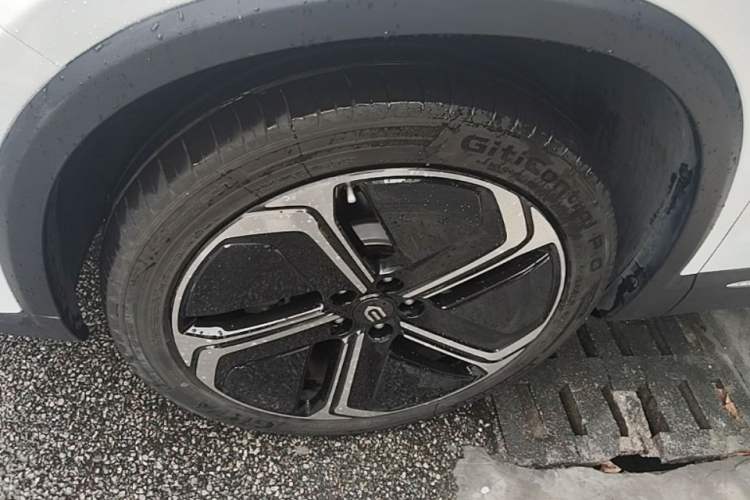 Used Skyworth EV6 2023 President's Edition Left Front Wheel Hub