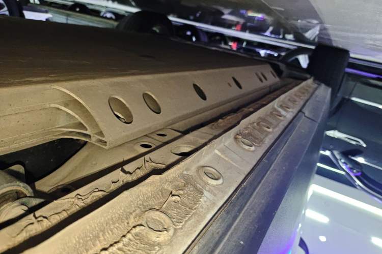 Used Skyworth EV6 2023 410 Elite Edition Left Side Sill