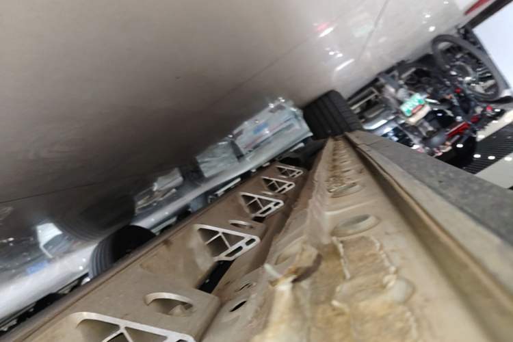 Used Skyworth EV6 2023 AIR model Left Side Sill