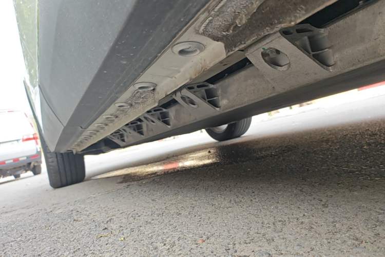 Used Skyworth EV6 2023 AIR model Left Side Sill