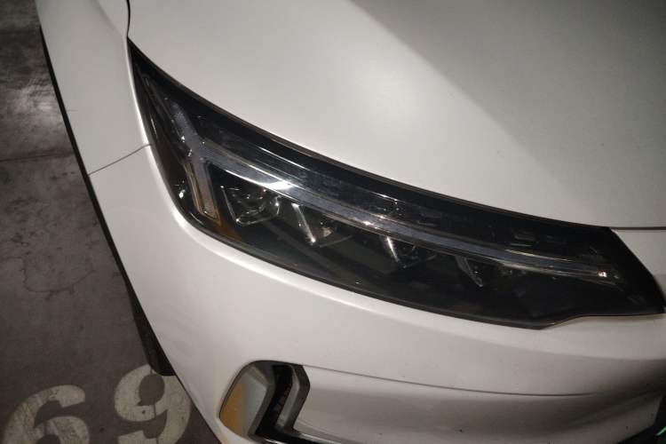 Used Skyworth EV6 2023 AIR model Right Front Headlight