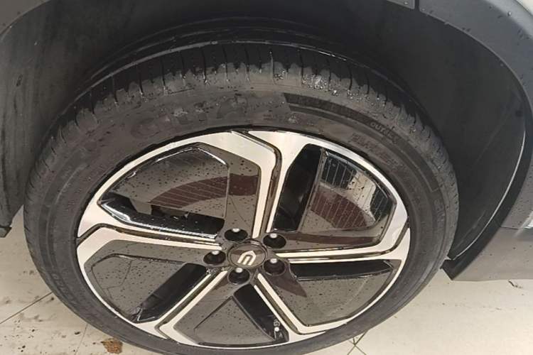 Used Skyworth EV6 2023 President's Edition Right Rear Wheel Hub