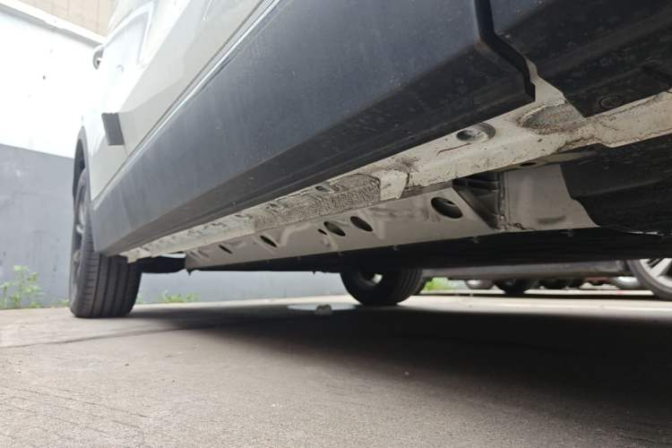 Used Skyworth EV6 2023 Ultra-Charging Edition Right Side Sill