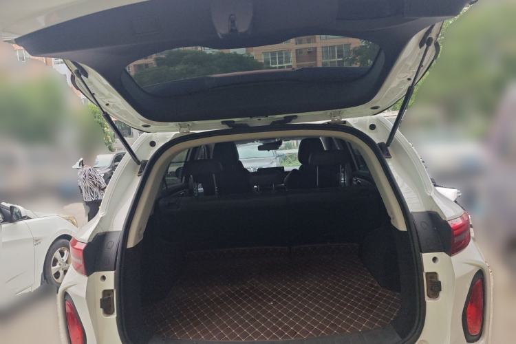 Used Skyworth EV6 2023 AIR model Trunk
