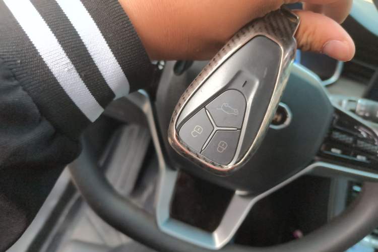 Used Skyworth EV6 2024 430 Extreme Charging Edition Gear Lever