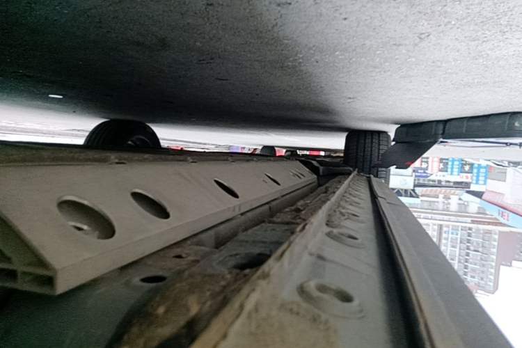 Used Skyworth EV6 2024 Facelift 520 Flash Charge Version Left Side Sill