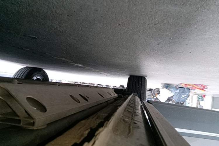 Used Skyworth EV6 2024 Facelift 520 Flash Charge Version Right Side Sill