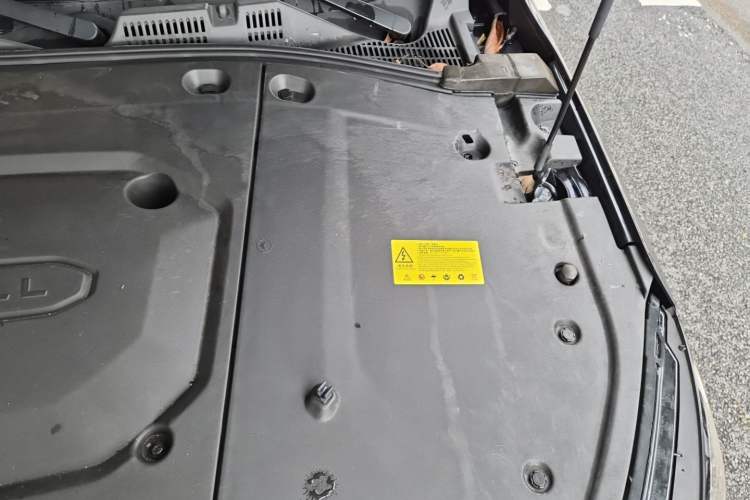 Used Skyworth EV6 2024 520 Shining Edition Engine Bay Left