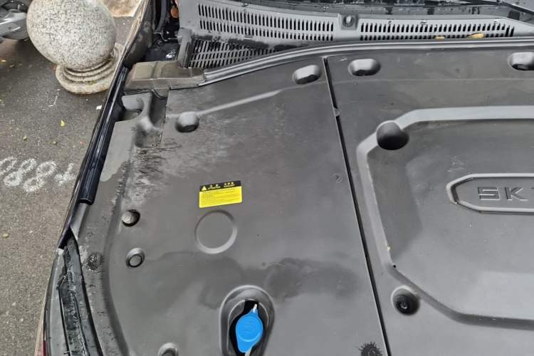 Used Skyworth EV6 2024 520 Shining Edition Engine Bay Right