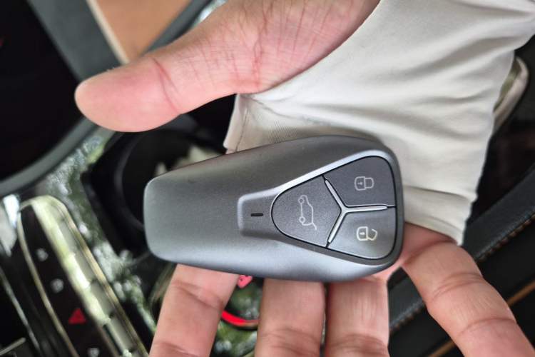 Used Skyworth EV6 2024 520 Shining Edition Vehicle Key