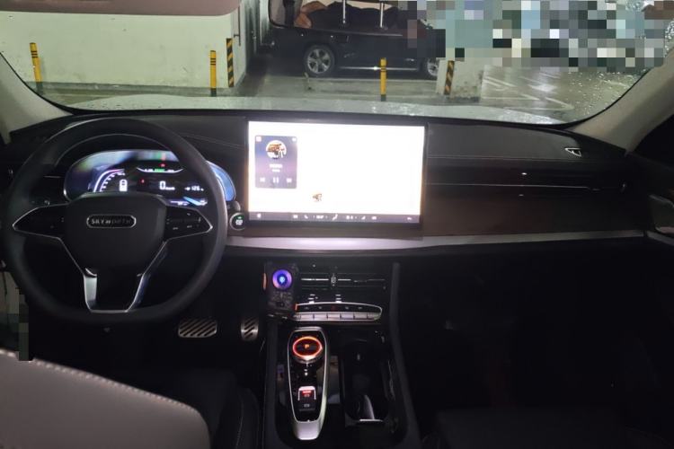 Used Skyworth EV6 2024 430 Cloud Charging Edition+ Center Console