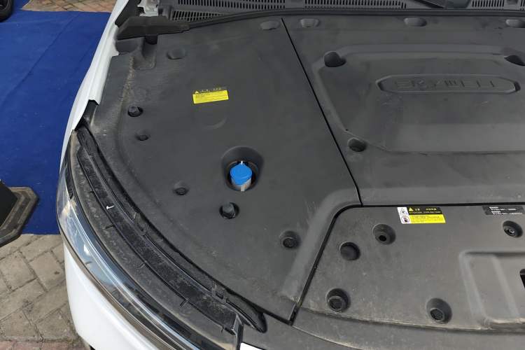 Used Skyworth EV6 2024 520 Flash Edition Engine Bay Right