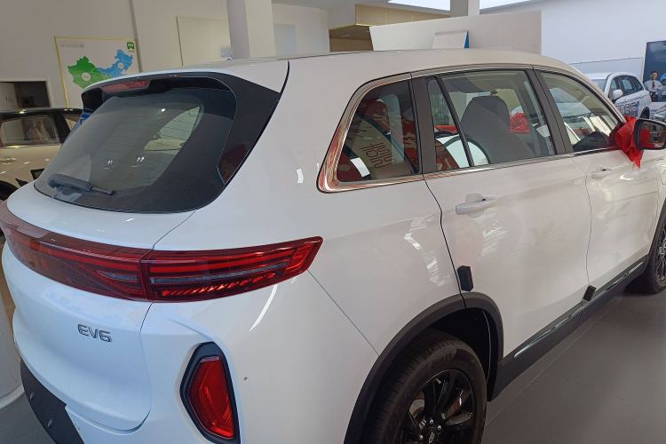 Used Skyworth EV6 2024 410 Travel Edition Exterior 3
