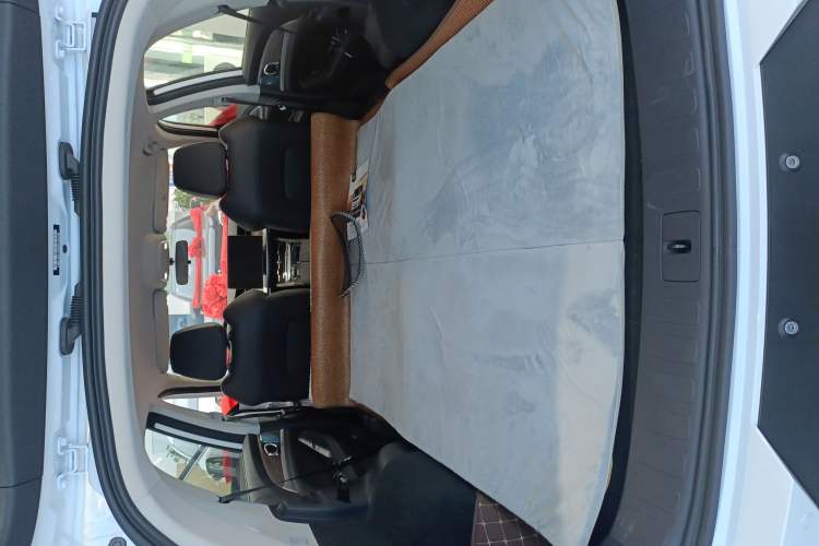 Used Skyworth EV6 2024 410 Travel Edition Interior 2