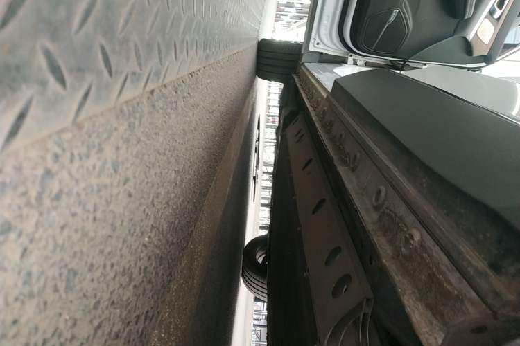 Used Skyworth EV6 2024 430 Extreme Bright Edition Left Side Sill