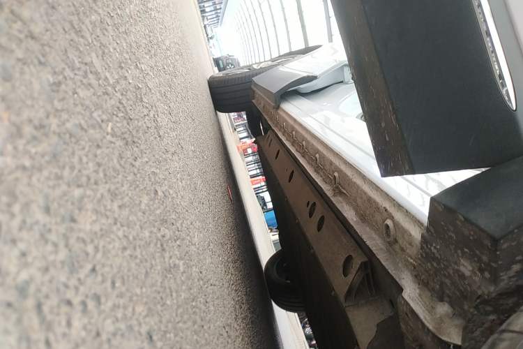 Used Skyworth EV6 2024 430 Extreme Bright Edition Right Side Sill