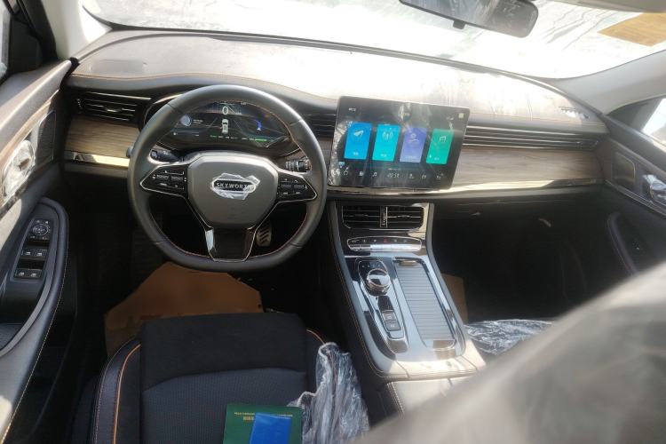 Used Skyworth HT-i 2022 1.5L PHEV 115KM Smart Value Edition Center Console