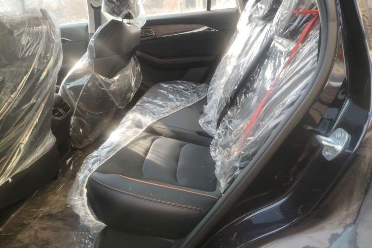 Used Skyworth HT-i 2022 1.5L PHEV 115KM Smart Value Edition Left Rear Seat