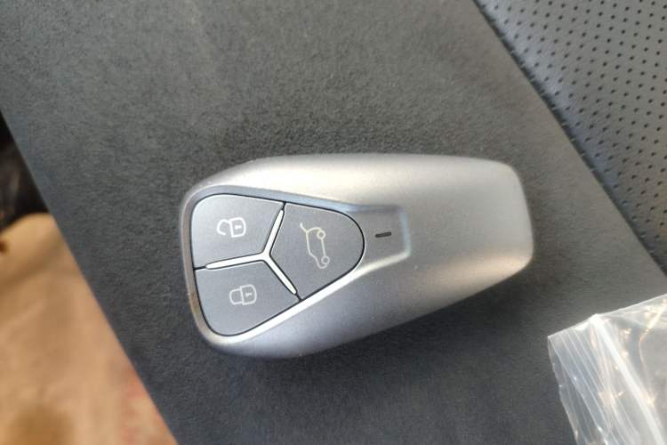 Used Skyworth HT-i 2022 1.5L PHEV 115KM Smart Value Edition Vehicle Key